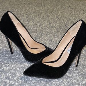 Steve Madden Black stiletto pumps